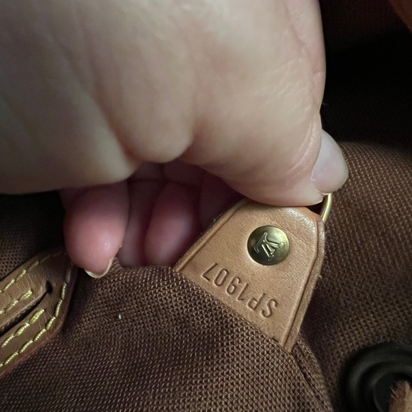 Louis Vuitton Montsouris MM backpack - Picture 5 of 10